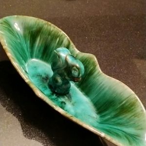 🌺Handmade Blue Mountain Pottery dish with little squirrel 🐿️